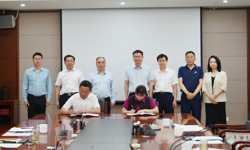 王承哲一行赴河南大别山干部学院开展调研交流并签订战略合作框架协议